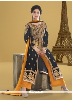 Intriguing Lace Work Velvet Designer Pakistani Salwar Suit