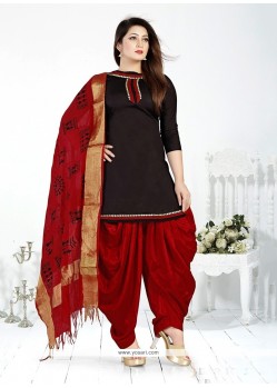 Impressive Cotton Lace Work Designer Patiala Salwar Kameez