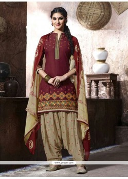 Exciting Embroidered Work Punjabi Suit