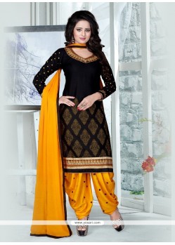 Topnotch Black Resham Work Punjabi Suit