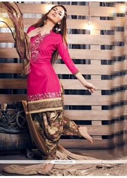 Prodigious Lace Work Punjabi Suit