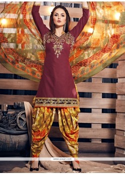Thrilling Cotton Lace Work Punjabi Suit