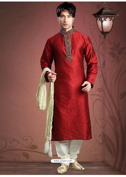 Attaining Maroon Jacquard Kurta