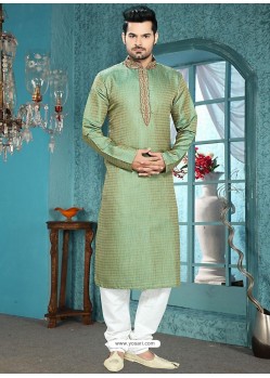 Awesome Shantoon Green Raglan Sleeves Kurta