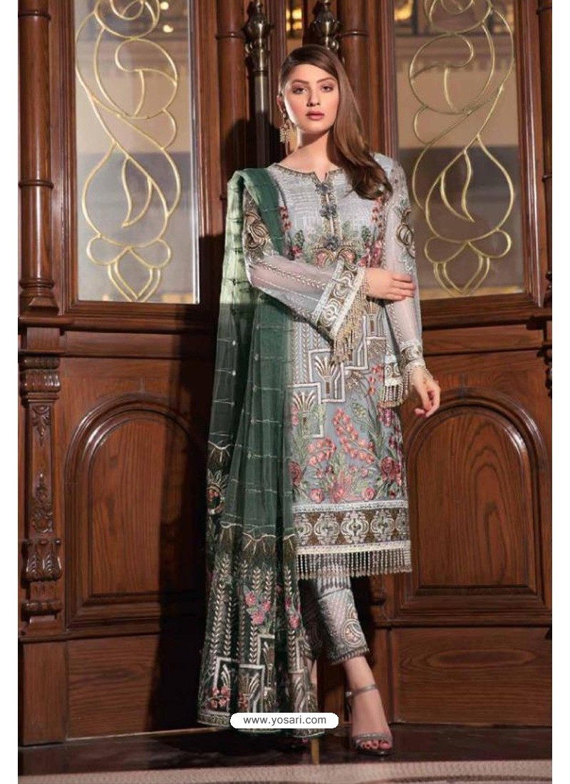 New Beautifully Design Pakistani suit With Embroidery Work In Purple