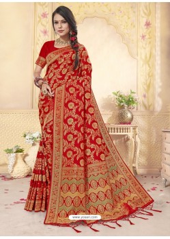 25 Attractive Designs of Red Sarees That will Give Glam Look