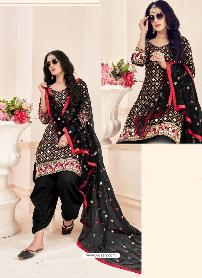 Pin by sherlin on Quick Saves | Patiala suit designs, Salwar suits simple, Punjabi  suits party wear